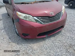 2011 Toyota Sienna LE AAS with VIN 5TDKK3DC2BS003748, listed as a IAAI auction lot 42142090 with 246,737 mi miles. Bid and sale history available at carsss.com. Image 18.