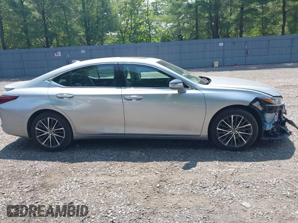 2022 Lexus ES 300h with VIN 58ADA1C13NU017386, listed as a IAAI auction lot 42381143 with 53,045 mi miles and . Bid and sale history available at DreamBid. Image 13.