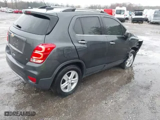 2017 Chevrolet Trax LT with VIN 3GNCJLSB7HL250061, listed as a IAAI auction lot 41979727 with 92,090 mi miles. Bid and sale history available at carsss.com. Image 4.