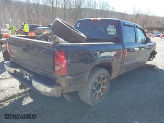 2006 Chevrolet Silverado 1500 LT1 with VIN 2GCEK13TX61232856, listed as a IAAI auction lot 41593832 with 186,273 mi miles. Bid and sale history available at carsss.com. Image 4.