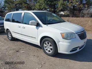 2011 Chrysler Town & Country Touring z VIN 2A4RR5DG0BR746890, wystawiony jako IAAI lot #41777103 z przebiegiem 148 485 mil mil oraz . Historia ofert i sprzedaży dostępna na DreamBid. Obrazek 1.