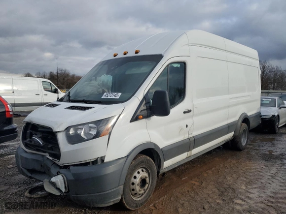 2017 Ford Transit Van with VIN 1FTRS4XV1HKA87210, listed as a Copart auction lot 45273145 with 137,738 mi miles and Salvage Title. Bid and sale history available at carsss.com. Image 1.