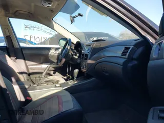 2008 Subaru Impreza i z VIN JF1GE61628H529183, wystawiony jako IAAI lot #40810197 z przebiegiem 201 620 mil mil oraz . Historia ofert i sprzedaży dostępna na DreamBid. Obrazek 5.