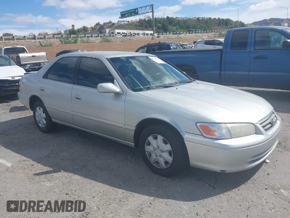 2000 Toyota Camry CE with VIN 4T1BG22K9YU701196, listed as a IAAI auction lot 41912529 with 208,026 mi miles. Bid and sale history available at carsss.com. Image 1.