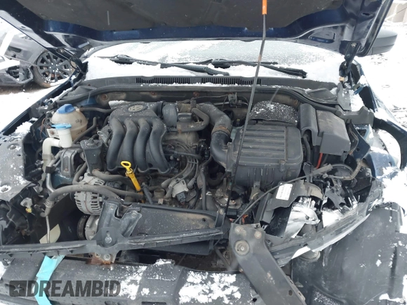 2014 Volkswagen Jetta S z VIN 3VW2K7AJXEM335027, wystawiony jako IAAI lot #41238282 z przebiegiem 157 568 mil mil oraz . Historia ofert i sprzedaży dostępna na DreamBid. Obrazek 10.