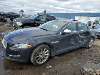 2017 Jaguar XJ with VIN SAJWJ2GD8H8W07547, listed as a Copart auction lot 47433375 with 40,258 mi miles and Clean Title. Bid and sale history available at carsss.com. Image 1.