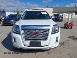 2014 GMC Terrain Denali z VIN 2GKFLZE38E6307217, wystawiony jako IAAI lot #41877533 z przebiegiem 20 679 mil mil oraz . Historia ofert i sprzedaży dostępna na DreamBid. Obrazek 12.