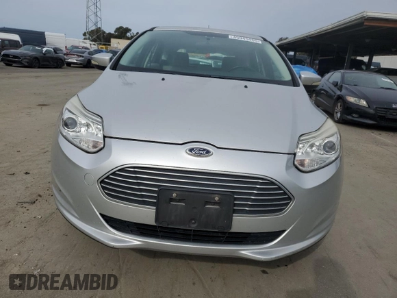 2014 Ford Focus Electric with VIN 1FADP3R47EL264610, listed as a Copart auction lot 45045465 with 94,080 mi miles and Clean title. Bid and sale history available at DreamBid. Image 5.