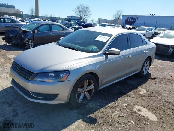 2014 Volkswagen Passat SE w/Sunroof with VIN 1VWBT7A38EC053078, listed as a IAAI auction lot 41832602 with 173,802 mi miles. Bid and sale history available at carsss.com. Image 2.