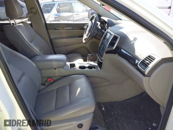 2013 Jeep Grand Cherokee Laredo with VIN 1C4RJFAG5DC615103, listed as a IAAI auction lot 41797862 with 117,450 mi miles. Bid and sale history available at carsss.com. Image 5.
