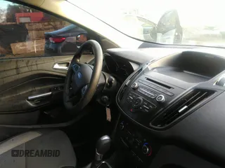 2017 Ford Escape SE with VIN 1FMCU0GD2HUE88197, listed as a IAAI auction lot 40765042 with 87,604 mi miles. Bid and sale history available at carsss.com. Image 5.