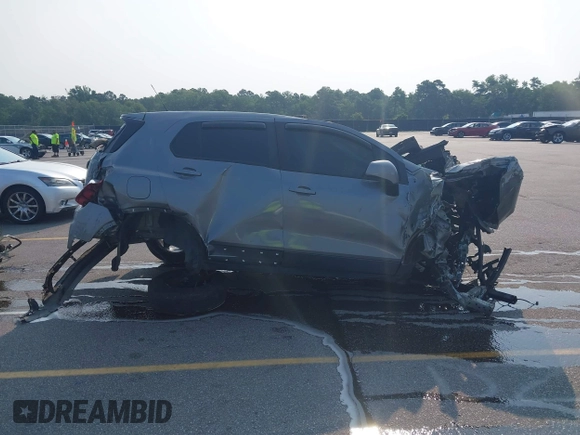 2020 Chevrolet Trax LS with VIN 3GNCJKSB4LL176021, listed as a IAAI auction lot 42367684 with 103,854 mi miles and . Bid and sale history available at DreamBid. Image 13.