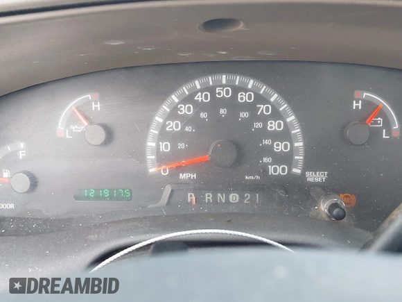 2002 Ford F-150 XL with VIN 1FTRF17W52NB71693, listed as a IAAI auction lot 41952405 with 121,917 mi miles. Bid and sale history available at carsss.com. Image 7.