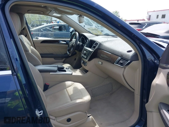 2015 Mercedes-Benz GL-Class GL 450 with VIN 4JGDF6EE8FA542288, listed as a IAAI auction lot 42098527 with 115,312 mi miles. Bid and sale history available at carsss.com. Image 5.