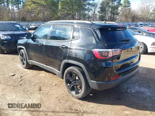 2019 Jeep Compass Altitude z VIN 3C4NJCBB1KT612989, wystawiony jako IAAI lot #41330536 z przebiegiem 145 404 mil mil oraz . Historia ofert i sprzedaży dostępna na DreamBid. Obrazek 3.