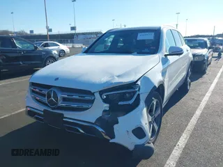 2020 Mercedes-Benz GLC 300 z VIN WDC0G8EB4LF716707, wystawiony jako IAAI lot #41695111 z przebiegiem 27 715 mil mil oraz . Historia ofert i sprzedaży dostępna na DreamBid. Obrazek 2.