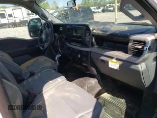 2024 Ford F-250 XL z VIN 1FTBF2BAXRED42774, wystawiony jako Copart lot #52189435 z przebiegiem Nie podano mil oraz Szkody całkowita. Historia ofert i sprzedaży dostępna na DreamBid. Obrazek 8.