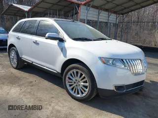 2013 Lincoln MKX with VIN 2LMDJ8JKXDBL07368, listed as a IAAI auction lot 41780543 with 187,890 mi miles. Bid and sale history available at carsss.com. Image 1.