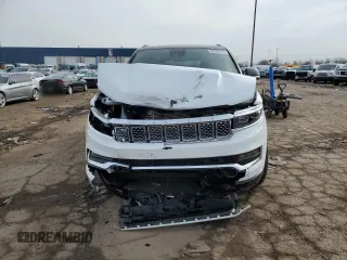 2023 Jeep Grand Wagoneer z VIN 1C4SJVEJ4PS550269, wystawiony jako Copart lot #52693175 z przebiegiem 9 915 mil mil oraz Szkoda całkowita • Salvage title. Historia ofert i sprzedaży dostępna na DreamBid. Obrazek 5.