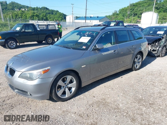 2006 BMW 5 Series 530xi with VIN WBANN73576CN00345, listed as a IAAI auction lot 39526044 with 158,525 mi miles and . Bid and sale history available at carsss.com. Image 2.