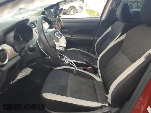 2022 Nissan Versa SV z VIN 3N1CN8EV1NL840111, wystawiony jako Copart lot #55057715 z przebiegiem 65 787 mil mil oraz Czysty tytuł • Clean title. Historia ofert i sprzedaży dostępna na DreamBid. Obrazek 7.