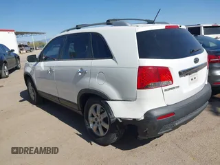 2013 Kia Sorento LX with VIN 5XYKT3A6XDG420112, listed as a IAAI auction lot 42014627 with 1 mi miles. Bid and sale history available at carsss.com. Image 3.