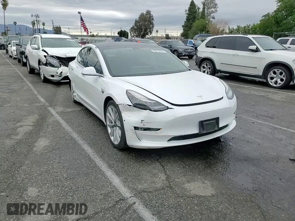 2019 Tesla Model 3 Mid Range z VIN 5YJ3E1EA3KF337854, wystawiony jako Copart lot #48472855 z przebiegiem 113 562 mil mil oraz Szkoda całkowita • Salvage title. Historia ofert i sprzedaży dostępna na DreamBid. Obrazek 10.