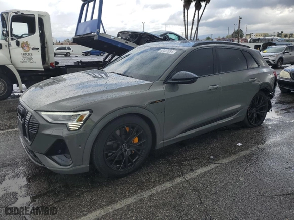 2022 Audi e-tron Chronos with VIN WA1VABGE4NB039244, listed as a Copart auction lot 49401054 with 22,300 mi miles. Bid and sale history available at carsss.com. Image 1.