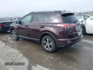2018 Toyota RAV4 XLE with VIN 2T3RFREV6JW857693, listed as a IAAI auction lot 41541902 with 62,415 mi miles. Bid and sale history available at carsss.com. Image 3.