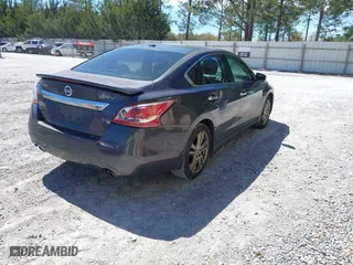 2013 Nissan Altima 3.5 SL with VIN 1N4BL3AP0DC138418, listed as a IAAI auction lot 41821231 with 206,103 mi miles. Bid and sale history available at carsss.com. Image 4.