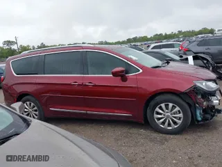 2018 Chrysler Pacifica Touring L Plus with VIN 2C4RC1EG4JR132695, listed as a IAAI auction lot 41987612 with 99,132 mi miles. Bid and sale history available at carsss.com. Image 13.
