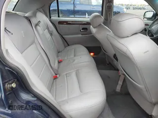 2001 Lincoln Town Car Signature with VIN 1LNHM82W61Y733577, listed as a IAAI auction lot 41899175 with 105,083 mi miles and . Bid and sale history available at DreamBid. Image 8.