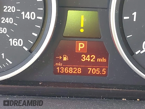 2011 BMW X5 35i with VIN 5UXZV4C52BL413125, listed as a IAAI auction lot 41697824 with 136,828 mi miles. Bid and sale history available at carsss.com. Image 15.