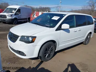2016 Dodge Grand Caravan SXT with VIN 2C4RDGCG2GR210824, listed as a IAAI auction lot 41682161 with 263,403 mi miles. Bid and sale history available at carsss.com. Image 18.