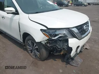 2019 Nissan Pathfinder SV z VIN 5N1DR2MM5KC615110, wystawiony jako IAAI lot #42399030 z przebiegiem 129 844 mil mil oraz . Historia ofert i sprzedaży dostępna na DreamBid. Obrazek 17.