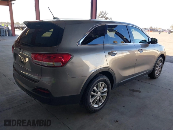 2018 Kia Sorento LX with VIN 5XYPG4A39JG417378, listed as a IAAI auction lot 41671284 with 216,876 mi miles. Bid and sale history available at carsss.com. Image 4.
