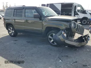 2016 Jeep Patriot Latitude with VIN 1C4NJRFB3GD586468, listed as a Copart auction lot 43583485 with 82,164 mi miles and Salvage Title. Bid and sale history available at carsss.com. Image 4.