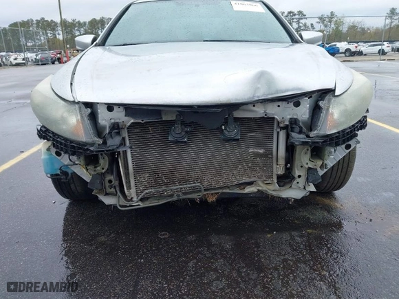 2010 Honda Accord Sdn LX with VIN 1HGCP2F37AA125998, listed as a IAAI auction lot 41863966 with 206,832 mi miles. Bid and sale history available at carsss.com. Image 6.