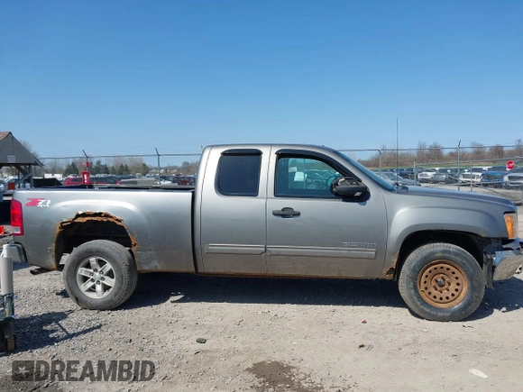 2013 GMC Sierra 1500 SLE z VIN 1GTR2VE74DZ105579, wystawiony jako IAAI lot #42101936 z przebiegiem 139 264 mil mil oraz . Historia ofert i sprzedaży dostępna na DreamBid. Obrazek 14.
