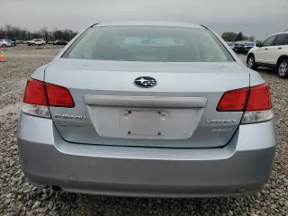2013 Subaru Legacy 2.5i z VIN 4S3BMBA60D3026274, wystawiony jako Copart lot #51160175 z przebiegiem 68 026 mil mil oraz Szkoda całkowita • Salvage title. Historia ofert i sprzedaży dostępna na DreamBid. Obrazek 6.