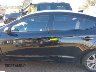 2017 Hyundai Elantra SE z VIN 5NPD84LFXHH140945, wystawiony jako IAAI lot #41755694 z przebiegiem 138 654 mil mil oraz . Historia ofert i sprzedaży dostępna na DreamBid. Obrazek 14.