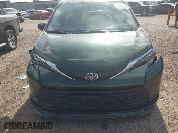 2025 Toyota Sienna LE z VIN 5TDKRKEC2SS233830, wystawiony jako IAAI lot #42012062 z przebiegiem 2 451 mil mil oraz . Historia ofert i sprzedaży dostępna na DreamBid. Obrazek 12.
