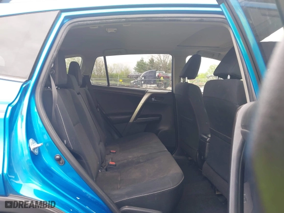 2017 Toyota RAV4 XLE with VIN JTMRFREV4HJ123496, listed as a IAAI auction lot 42068817 with 211,682 mi miles. Bid and sale history available at carsss.com. Image 8.
