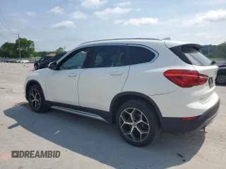 2018 BMW X1 sDrive28i z VIN WBXHU7C30J3H42992, wystawiony jako Copart lot #55065275 z przebiegiem 80 490 mil mil oraz Szkoda całkowita • Salvage title. Historia ofert i sprzedaży dostępna na DreamBid. Obrazek 2.