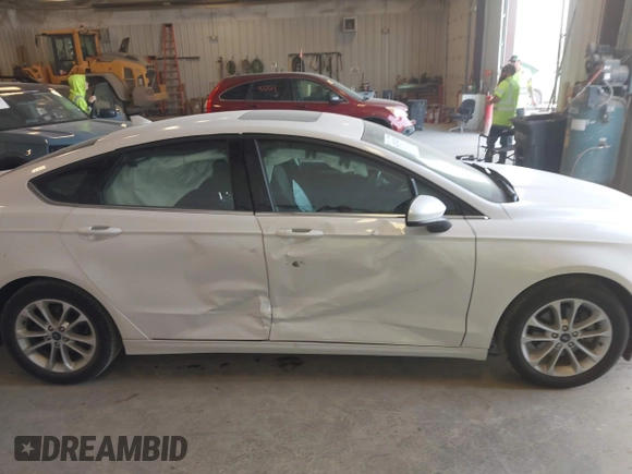 2020 Ford Fusion SE with VIN 3FA6P0HD4LR165511, listed as a IAAI auction lot 42136252 with 30,709 mi miles and . Bid and sale history available at DreamBid. Image 13.