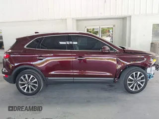 2019 Lincoln MKC Reserve with VIN 5LMCJ3C94KUL50192, listed as a IAAI auction lot 42217678 with 21,344 mi miles and . Bid and sale history available at DreamBid. Image 14.