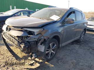 2018 Toyota RAV4 XLE z VIN 2T3WFREV6JW503353, wystawiony jako IAAI lot #41641002 z przebiegiem 54 013 mil mil oraz . Historia ofert i sprzedaży dostępna na DreamBid. Obrazek 17.