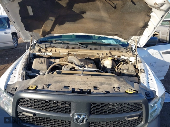 2018 Ram 1500 Express z VIN 1C6RR7FT8JS153794, wystawiony jako IAAI lot #41072931 z przebiegiem 95 060 mil mil oraz . Historia ofert i sprzedaży dostępna na DreamBid. Obrazek 10.