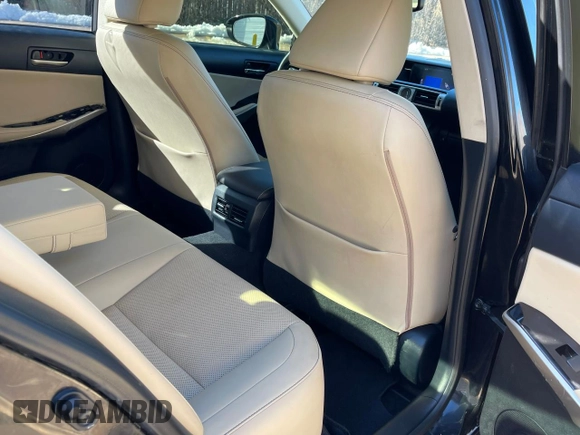2015 Lexus IS 250 z VIN JTHBF1D21F5056760, wystawiony jako Copart lot #57203625 z przebiegiem 170 470 mil mil oraz Czysty tytuł • Clean title. Historia ofert i sprzedaży dostępna na DreamBid. Obrazek 6.