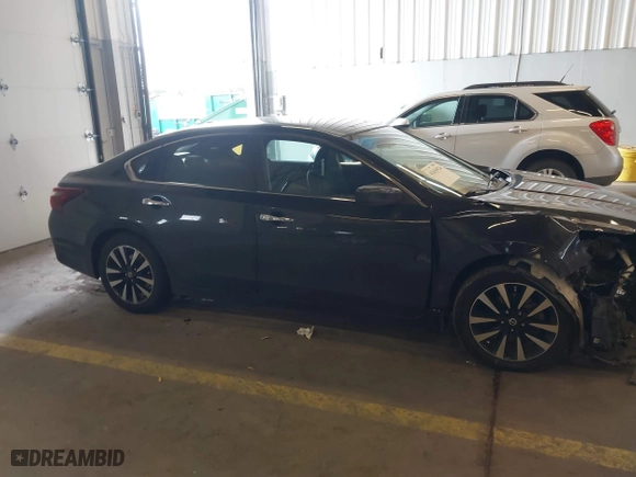 2018 Nissan Altima 2.5 SV with VIN 1N4AL3AP4JC235970, listed as a IAAI auction lot 41636924 with 78,585 mi miles. Bid and sale history available at carsss.com. Image 13.